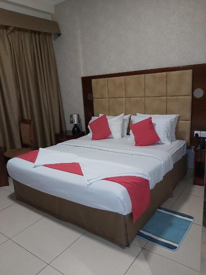 Bliss Hotel ドバイ エクステリア 写真